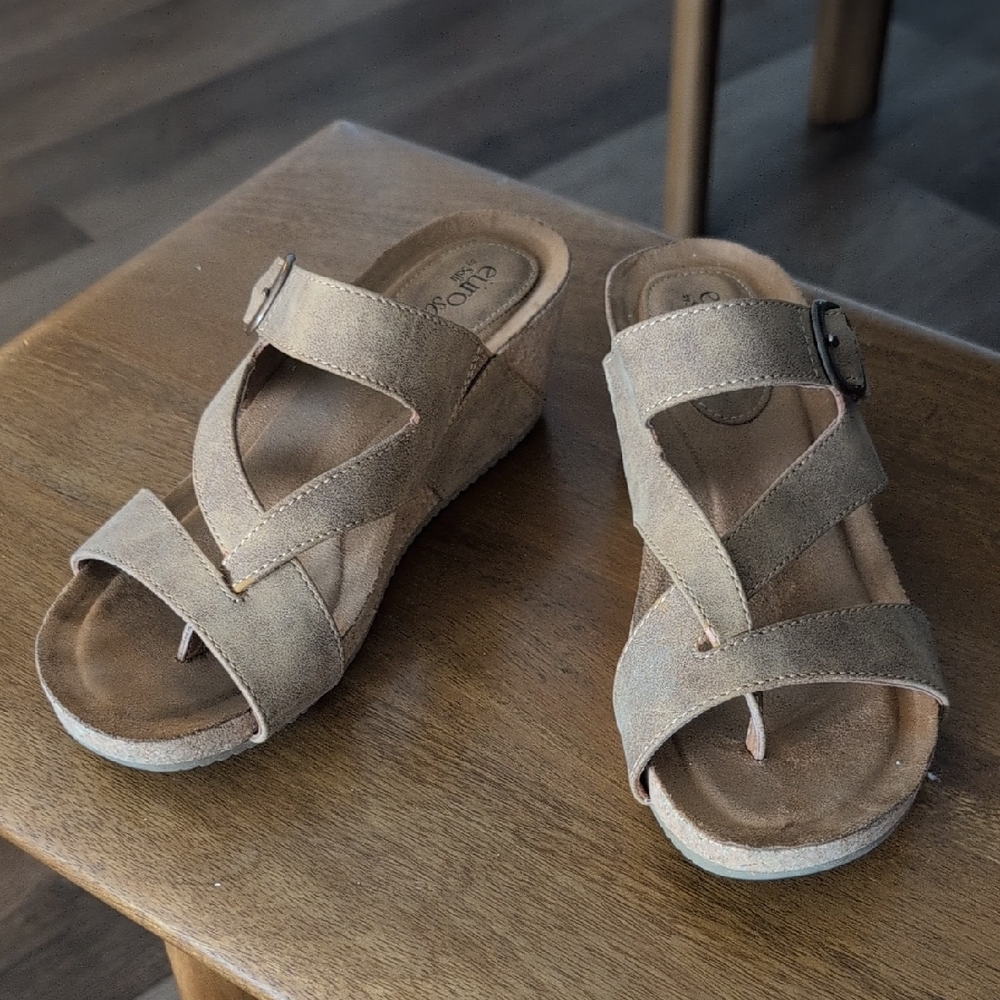 Chic Taupe Sandals